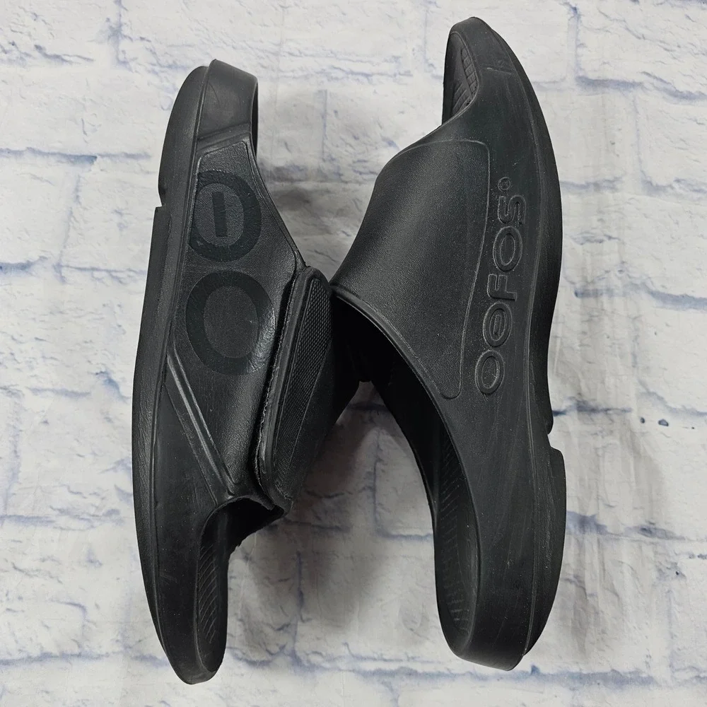 OOFOS OOahh Sport Flex Sandals M13 W15 Black Adjustable Recovery Slides